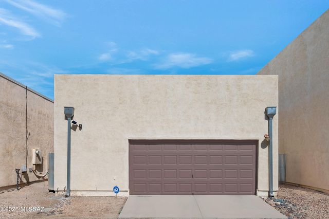 2465 N Silver Mosaic Drive, Tucson, AZ 85745