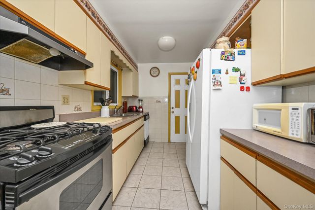 91-29 217th Street, Queens Village, NY 11428