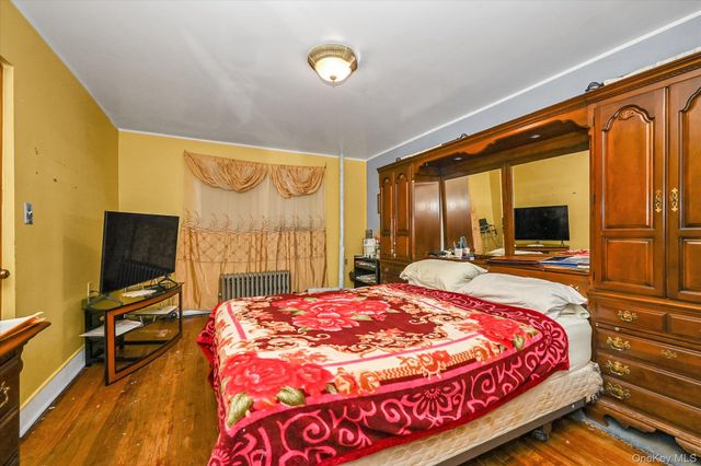 91-29 217th Street, Queens Village, NY 11428