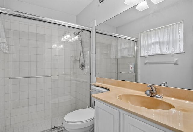 1103 SW Swan Lake Circle 102, Port St Lucie, FL 34986