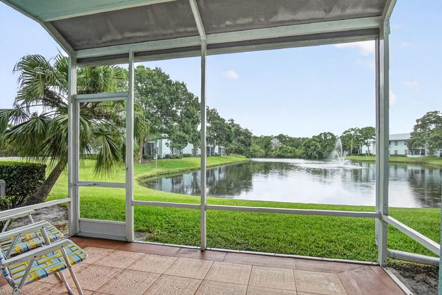 1103 SW Swan Lake Circle 102, Port St Lucie, FL 34986
