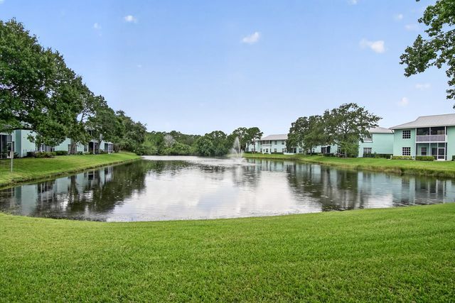 1103 SW Swan Lake Circle 102, Port St Lucie, FL 34986