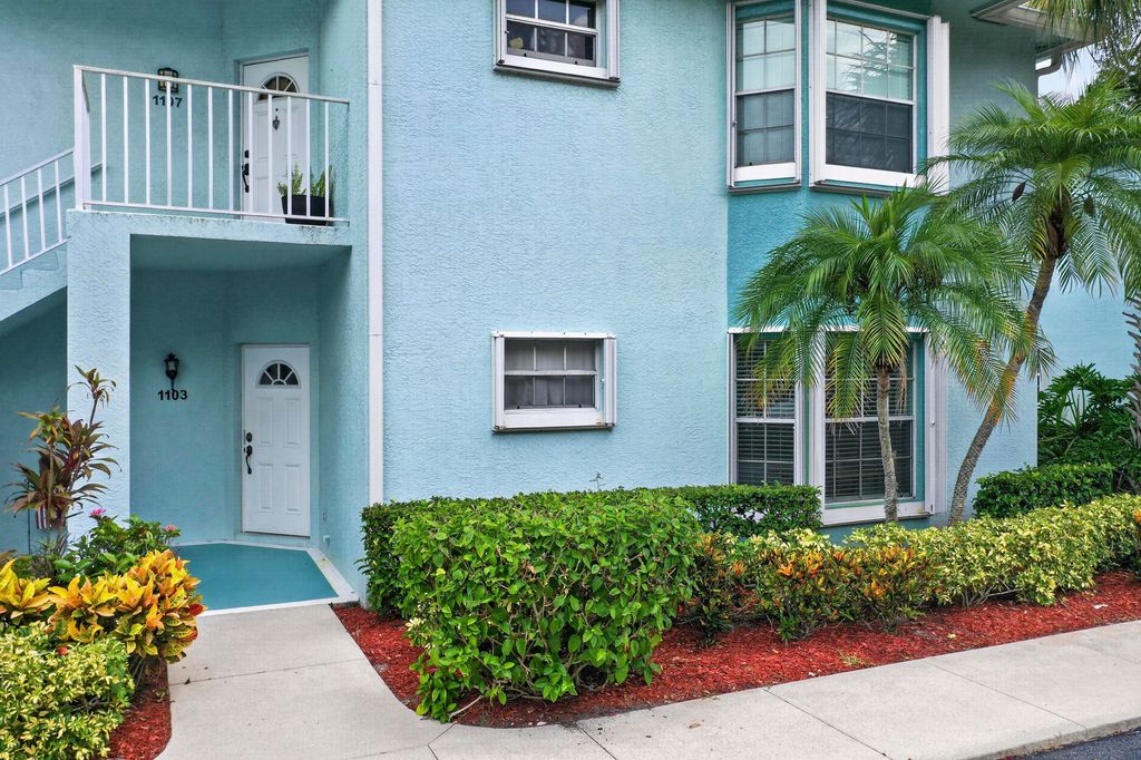 1103 SW Swan Lake Circle 102, Port St Lucie, FL 34986