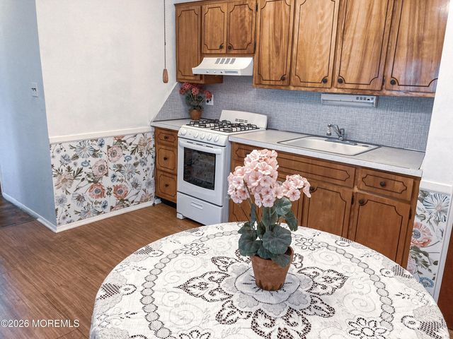 11 B Lark Street, Manchester, NJ 08759