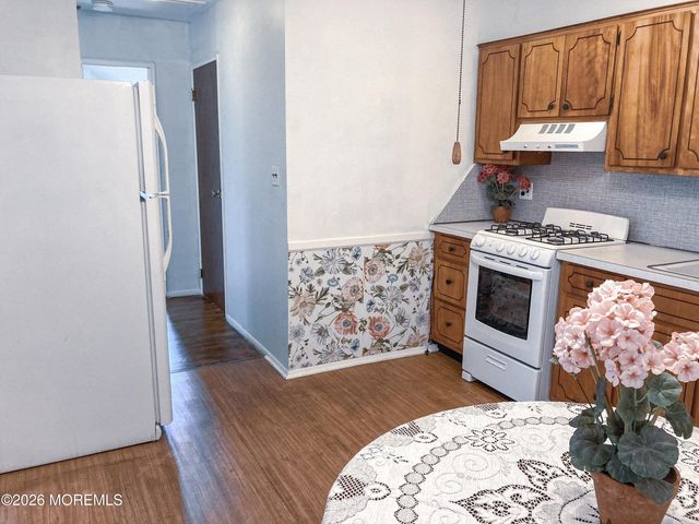 11 B Lark Street, Manchester, NJ 08759