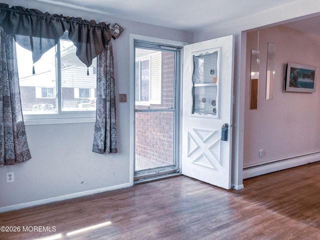 11 B Lark Street, Manchester, NJ 08759