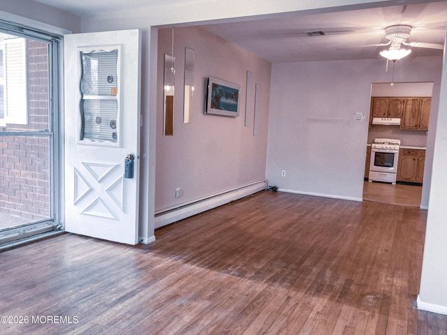 11 B Lark Street, Manchester, NJ 08759
