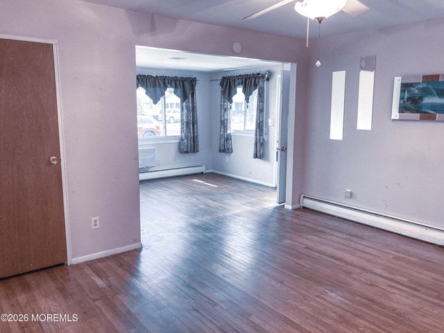 11 B Lark Street, Manchester, NJ 08759