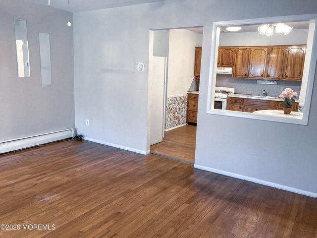 11 B Lark Street, Manchester, NJ 08759