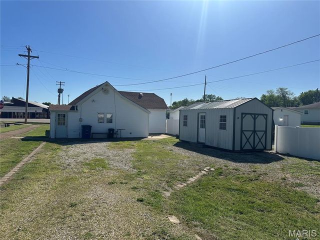 201 S School Street, Desloge, MO 63601