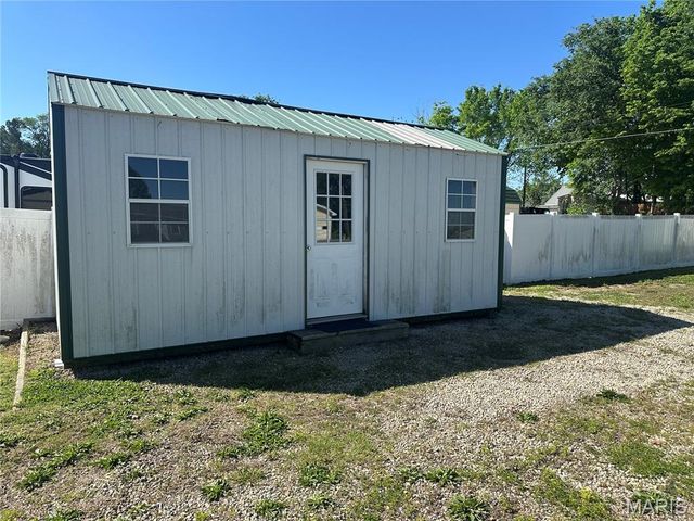 201 S School Street, Desloge, MO 63601