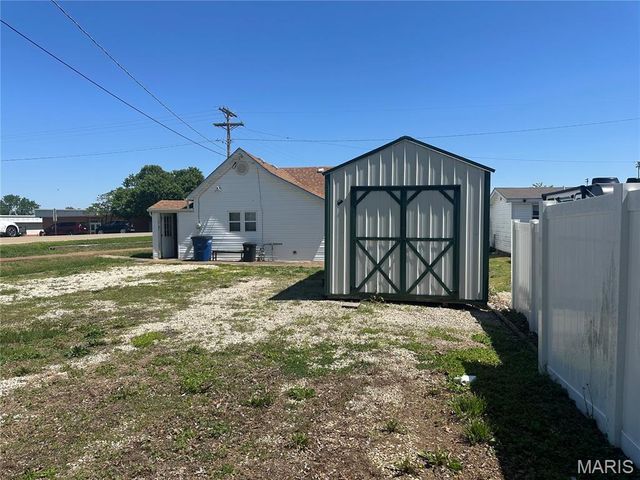 201 S School Street, Desloge, MO 63601