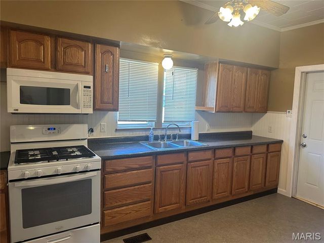 201 S School Street, Desloge, MO 63601