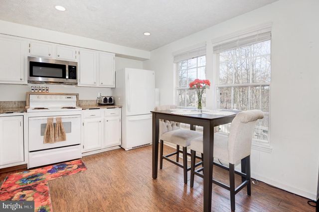 1598 WOODCREST DR, Reston, VA 20194