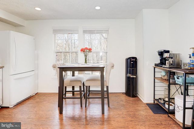 1598 WOODCREST DR, Reston, VA 20194