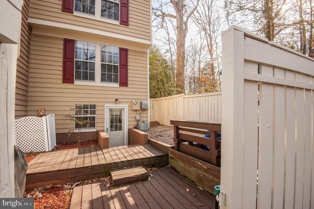 1598 WOODCREST DR, Reston, VA 20194