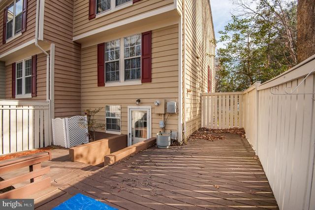 1598 WOODCREST DR, Reston, VA 20194