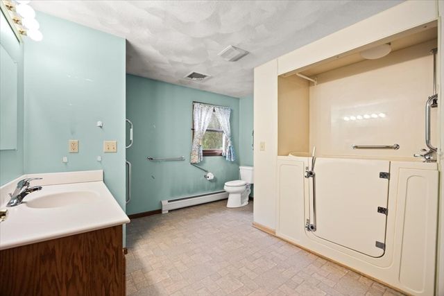 205 Paine Rd, North Attleboro, MA 02760