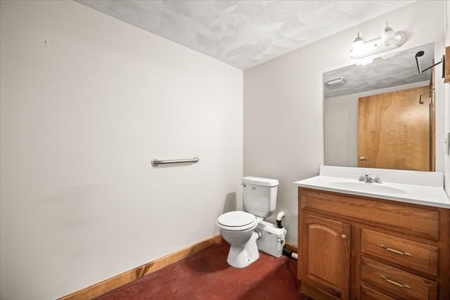 205 Paine Rd, North Attleboro, MA 02760