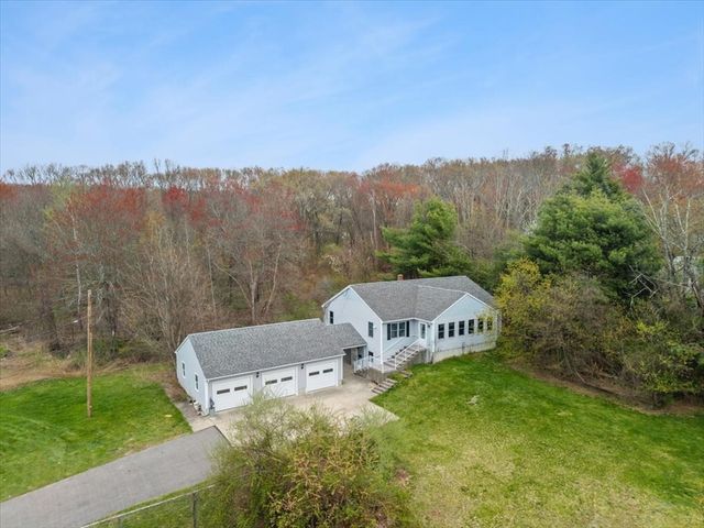 205 Paine Rd, North Attleboro, MA 02760