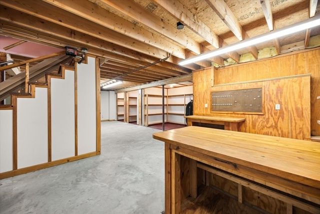 205 Paine Rd, North Attleboro, MA 02760