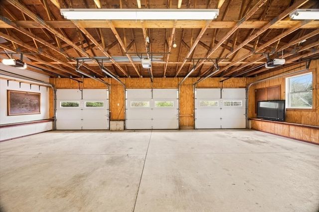 205 Paine Rd, North Attleboro, MA 02760