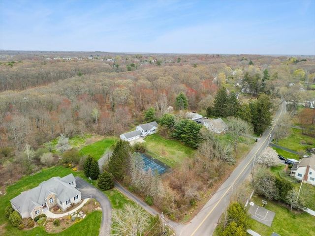 205 Paine Rd, North Attleboro, MA 02760