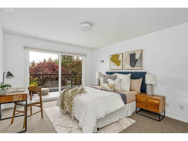 16250 PACIFIC Hwy 76, Lake Oswego, OR 97034