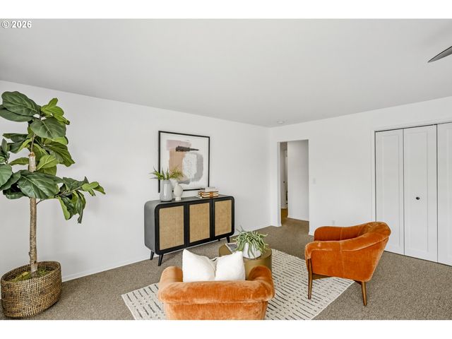 16250 PACIFIC Hwy 76, Lake Oswego, OR 97034