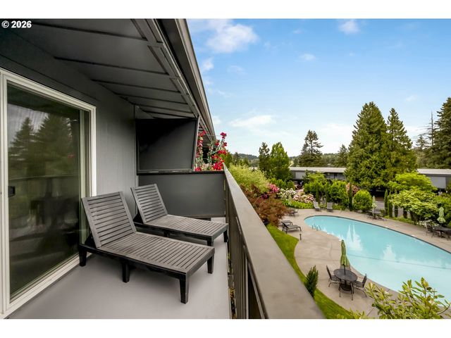 16250 PACIFIC Hwy 76, Lake Oswego, OR 97034