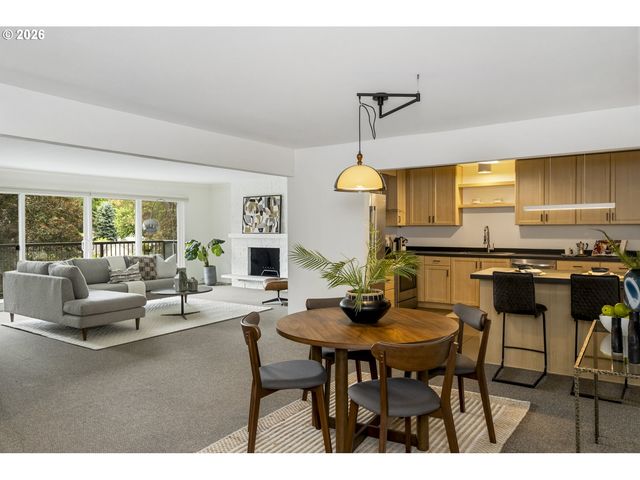 16250 PACIFIC Hwy 76, Lake Oswego, OR 97034