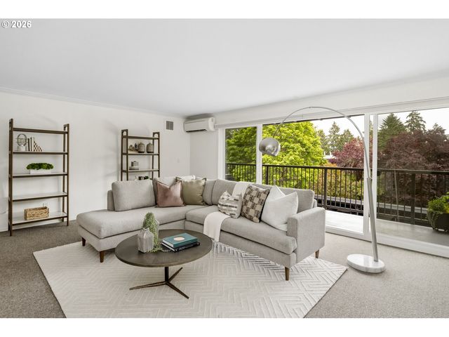 16250 PACIFIC Hwy 76, Lake Oswego, OR 97034