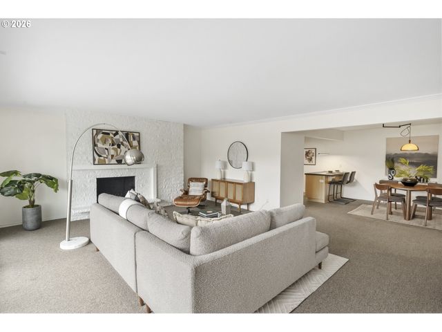 16250 PACIFIC Hwy 76, Lake Oswego, OR 97034
