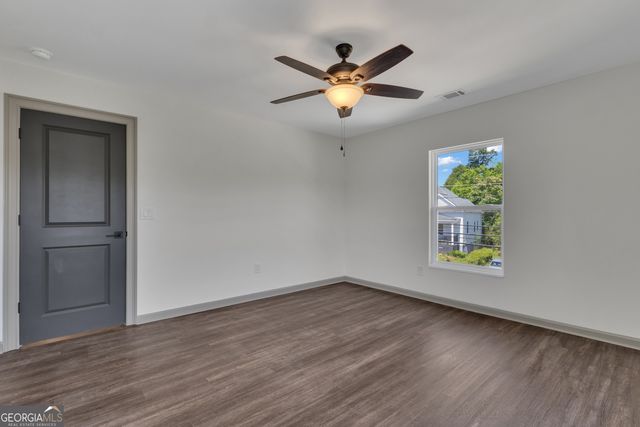 31 Pinson Street, Newnan, GA 30263