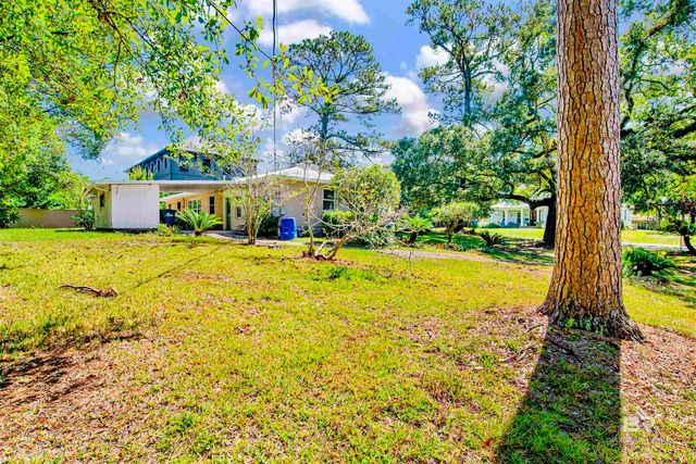 703 Belrose Avenue, Daphne, AL 36526