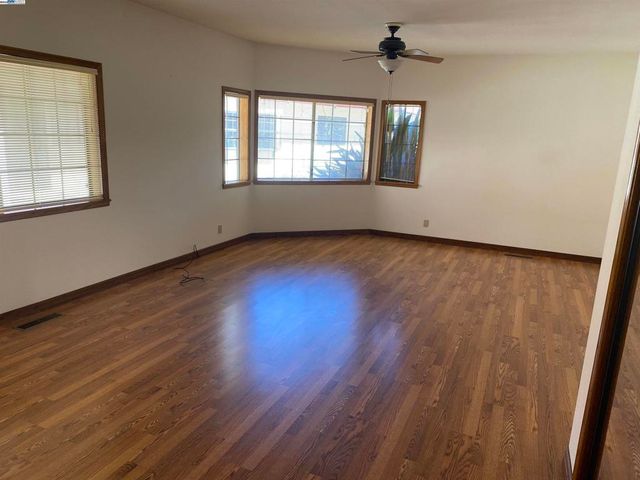 11 Foothill Lane, Pleasanton, CA 94588