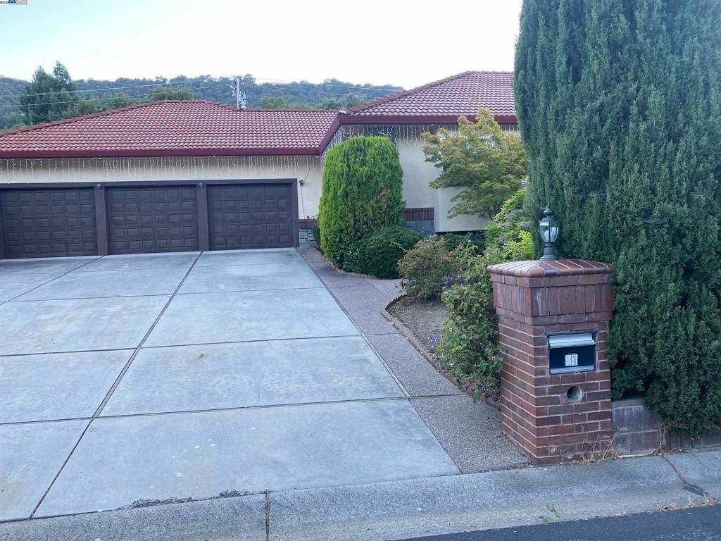 11 Foothill Lane, Pleasanton, CA 94588