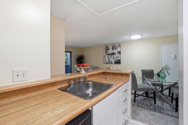 143 Piccadilly Place F, San Bruno, CA 94066