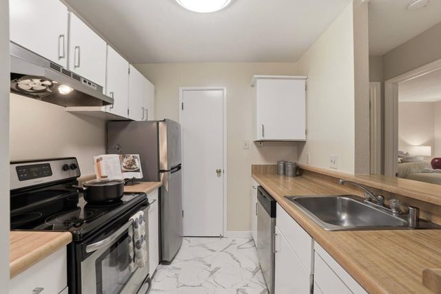 143 Piccadilly Place F, San Bruno, CA 94066