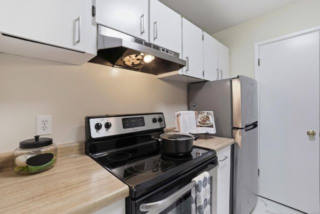 143 Piccadilly Place F, San Bruno, CA 94066