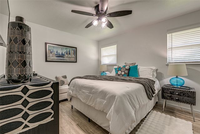 2009 Meadow Glen, Irving, TX 75060