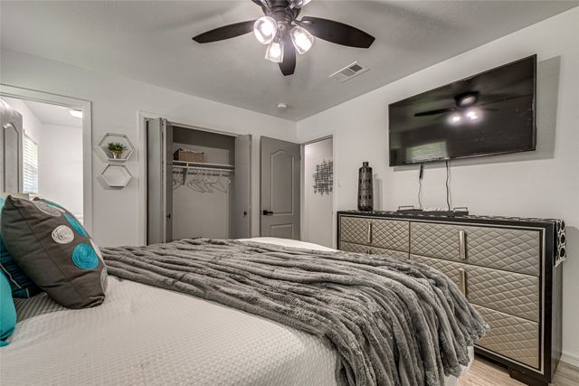2009 Meadow Glen, Irving, TX 75060