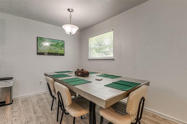 2009 Meadow Glen, Irving, TX 75060