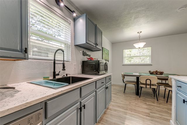 2009 Meadow Glen, Irving, TX 75060