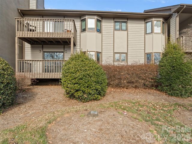 201 Racquet Club Road 15, Asheville, NC 28803