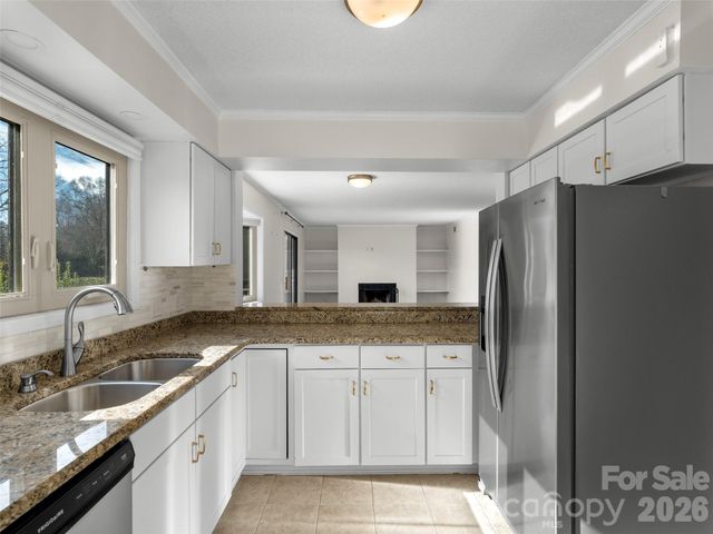 201 Racquet Club Road 15, Asheville, NC 28803