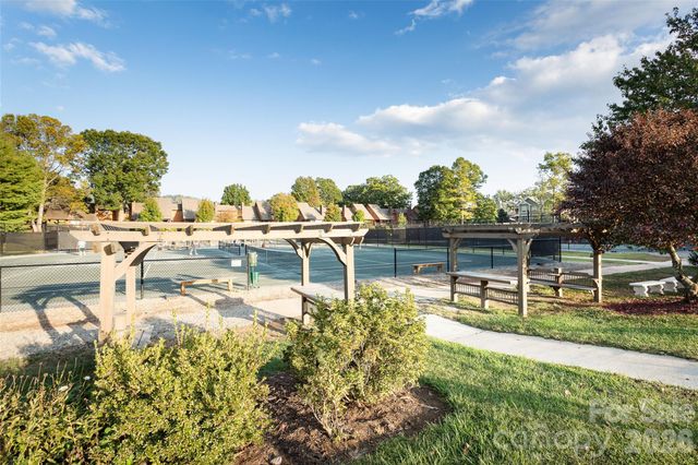 201 Racquet Club Road 15, Asheville, NC 28803