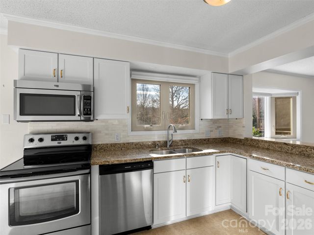 201 Racquet Club Road 15, Asheville, NC 28803