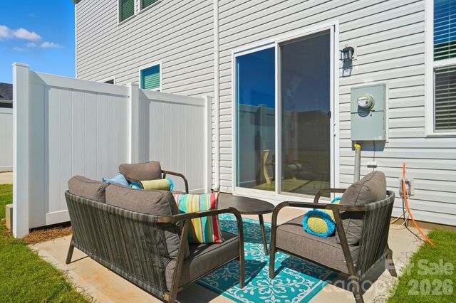 9306 Pagoda Oak Drive, Charlotte, NC 28269