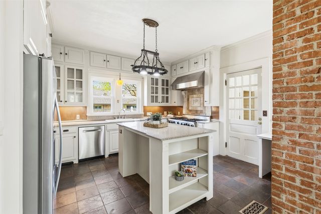 1017 N Woods Street, Sherman, TX 75092